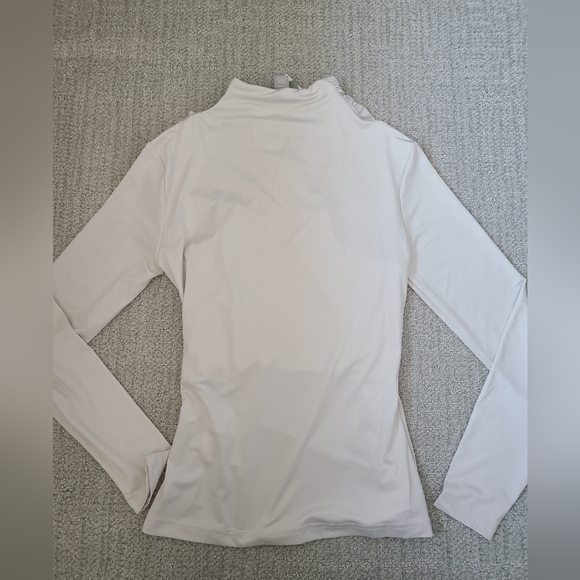 H & M Ruched Top - Picture 4 of 5